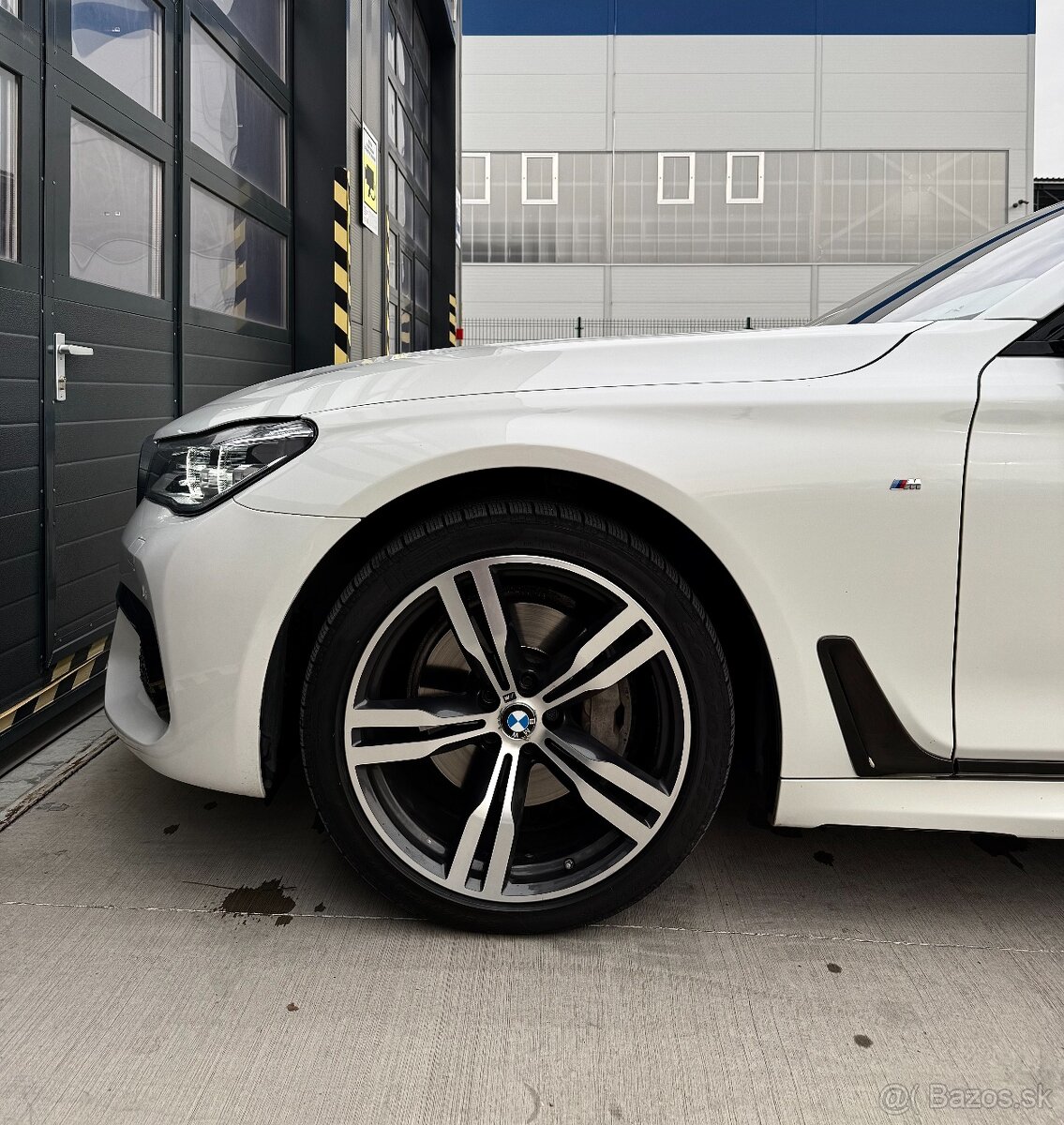 BMW 740d xDrive M-PACKET - 7