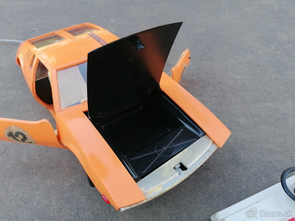 Predám starožitné auto na ovládanie Mangusta 1:12 - 7