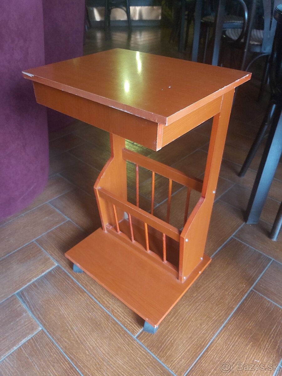 Doplnky do bytu,stolik,stojany,vešiak,šamlík - 7