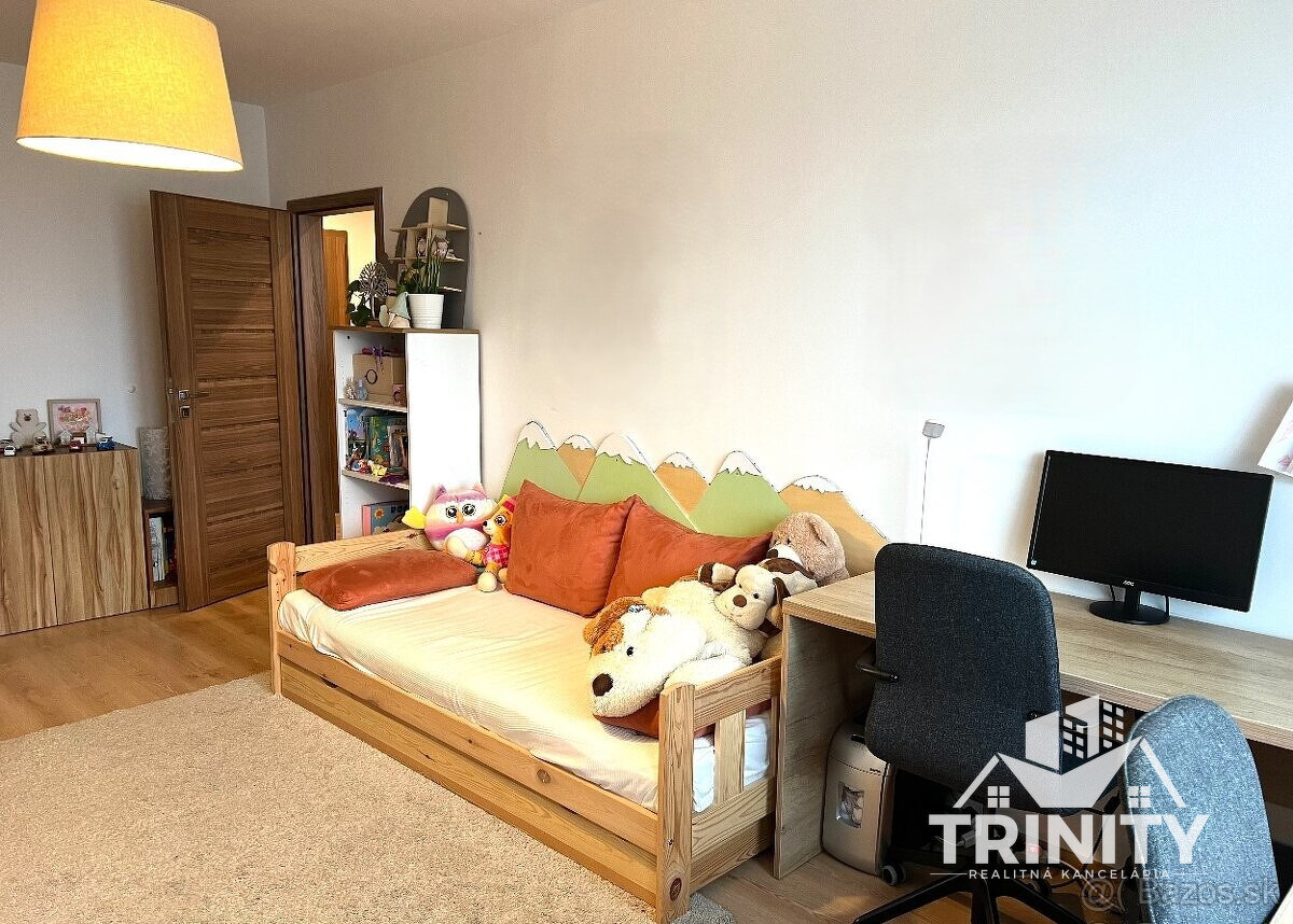 Na predaj priestranný 3-izbový byt s dvoma balkónmi v meste - 7