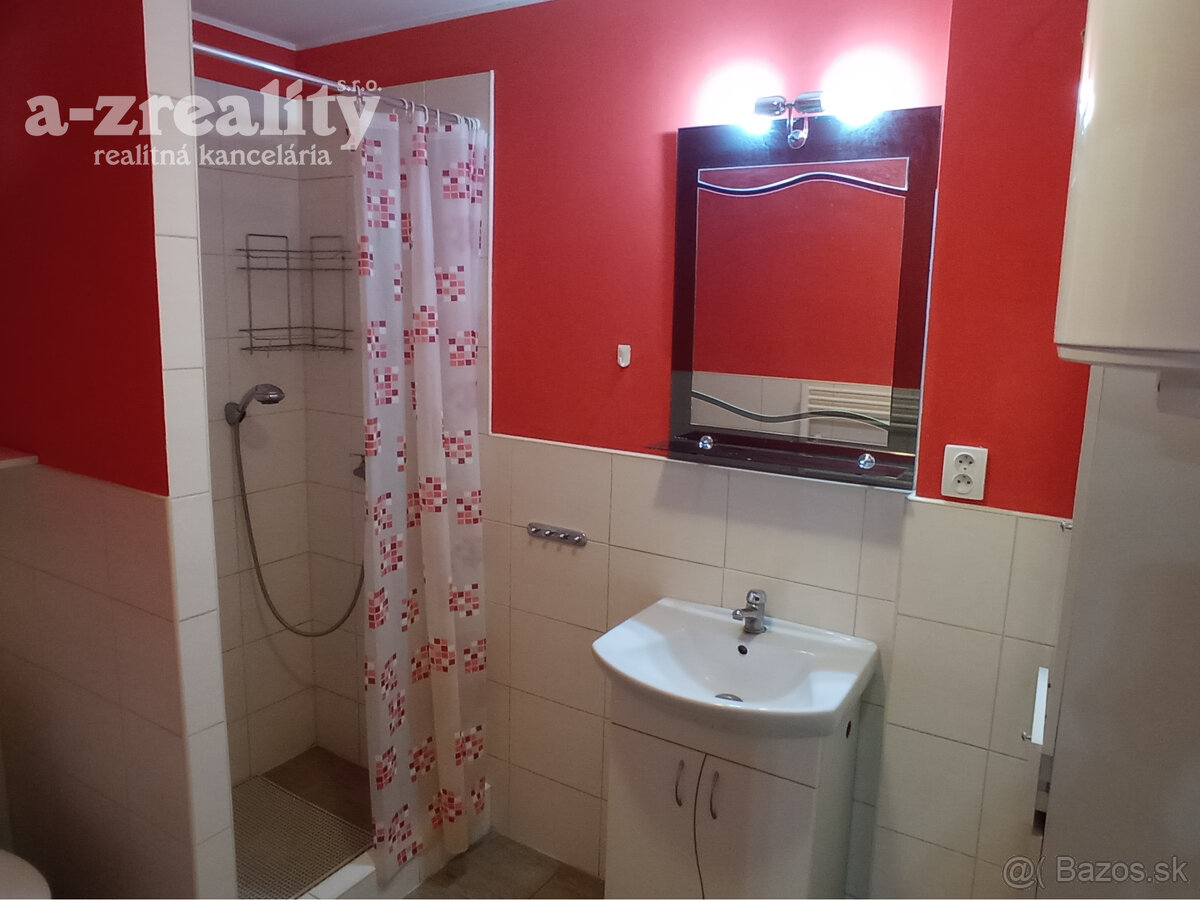 Rodinný dom v Komárne na prenájom - 7