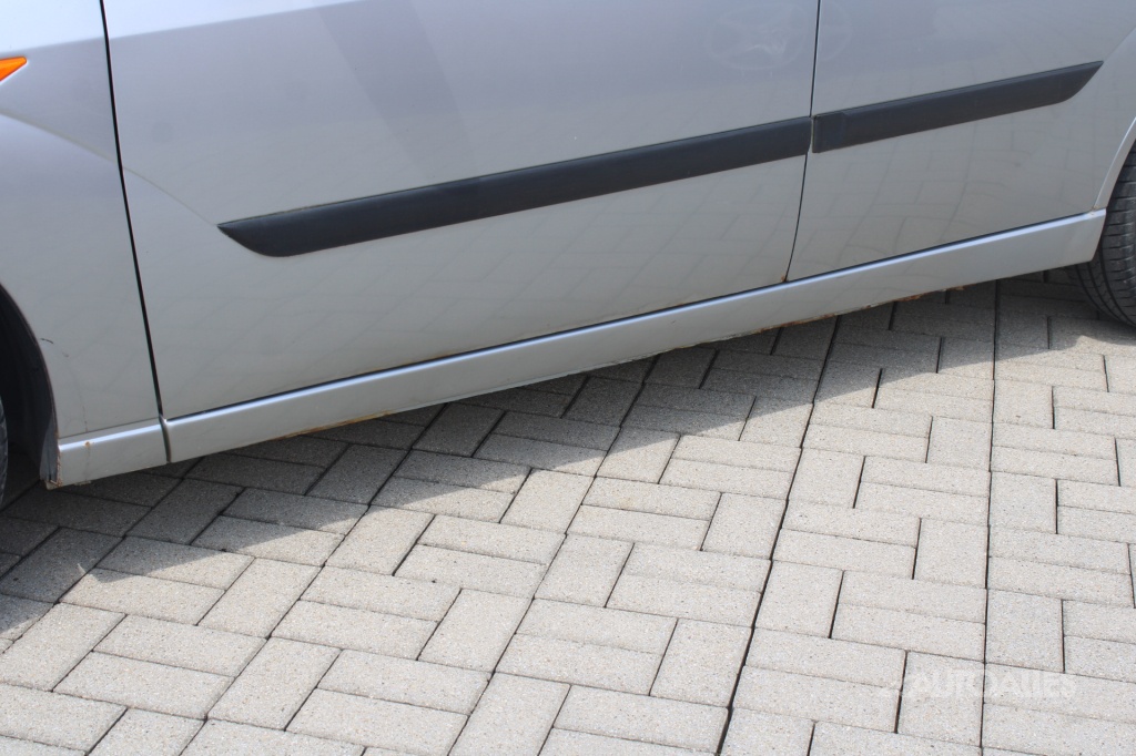 Ford Focus 1,6 i 74 kW SEDAN - 7