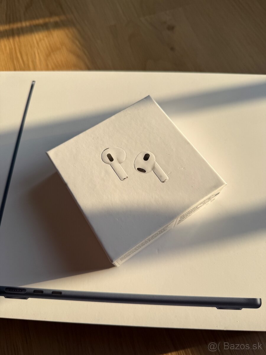 MacBook Air 13" M2 256GB - 7