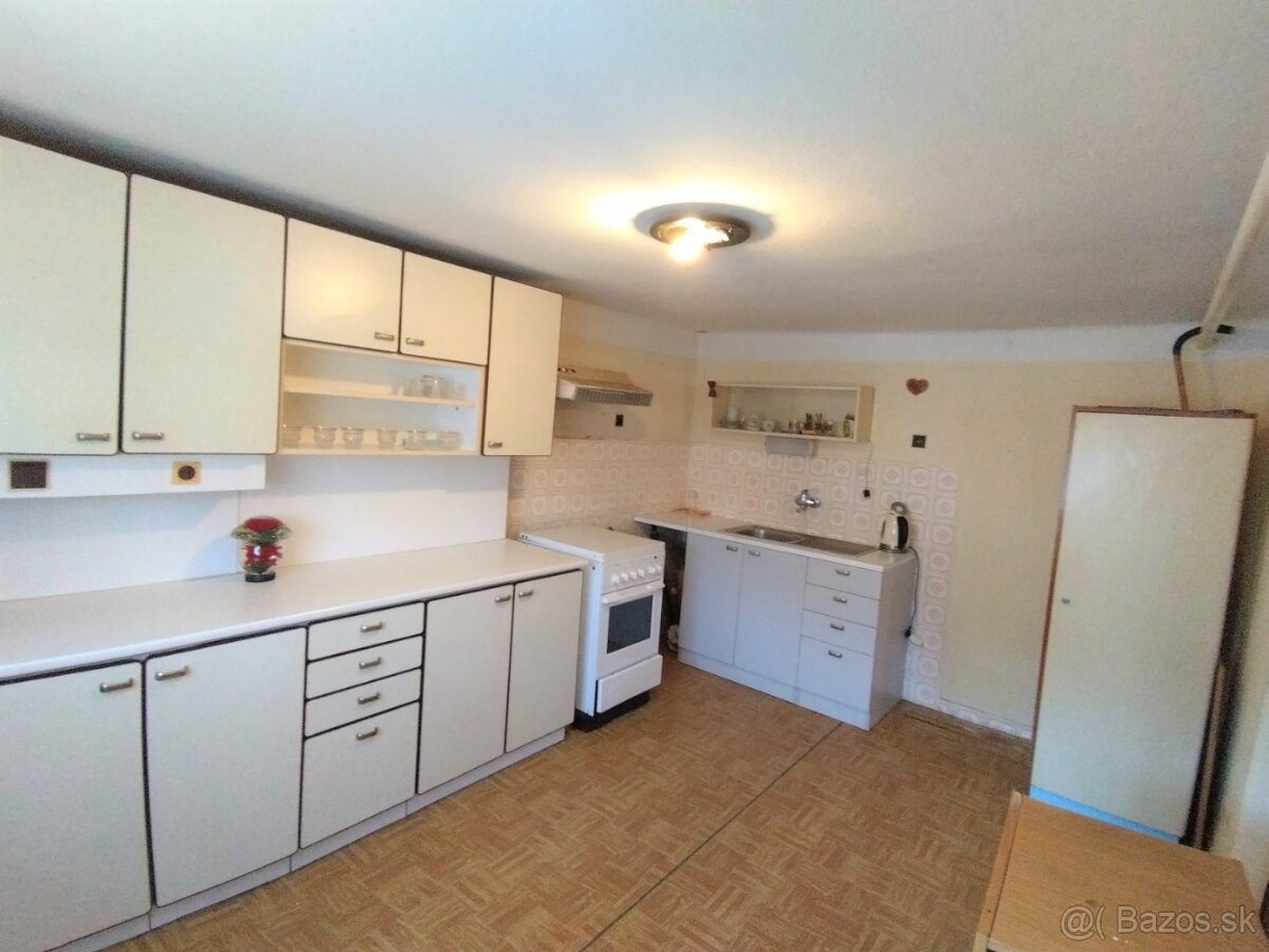 Exkluzívne predám 5 izbový rodinný dom v Bánove. - 7