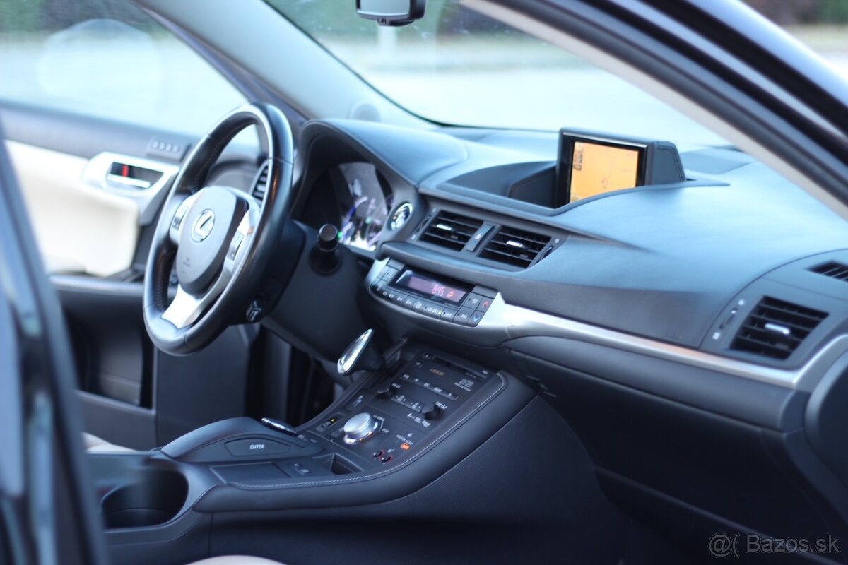LEXUS CT200H - 7