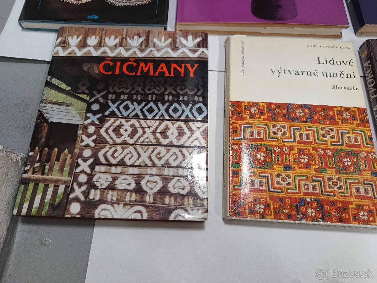 Knihy o krojoch, ľudovom odeve, výšivkách - 7