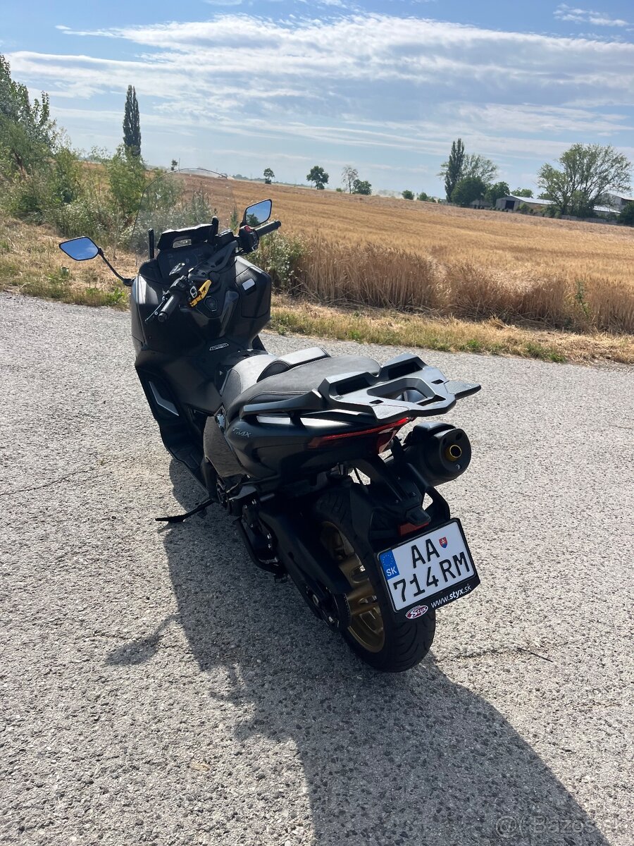 Yamaha Tmax 560 tech max 2022 - 7