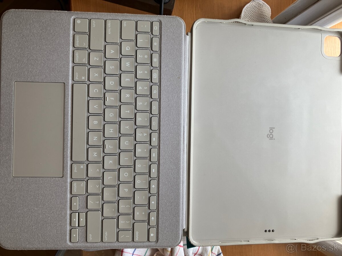 Logitech Combo Touch pre iPad Pro 12.9” (5. a 6. generácia) - 7