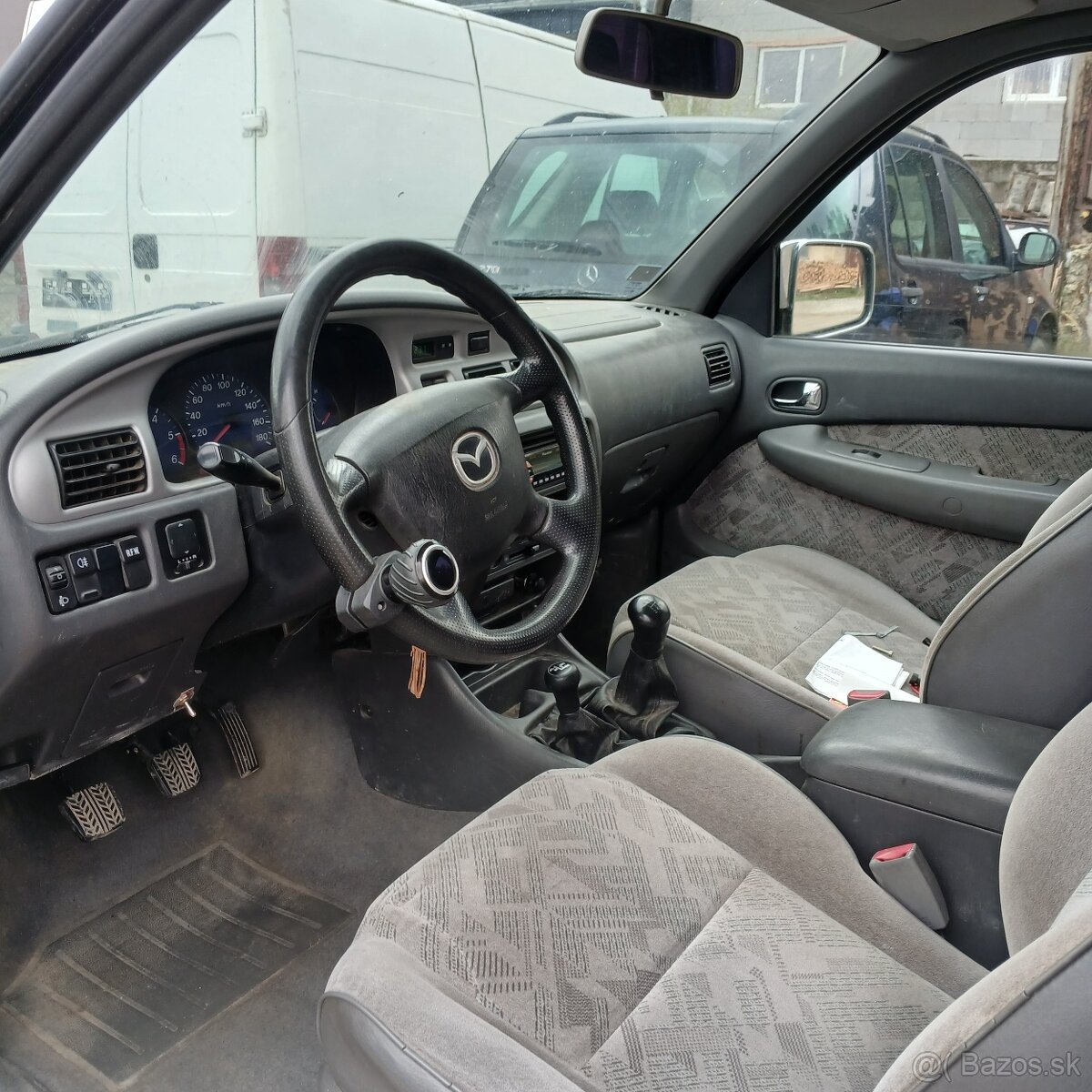 Mazda b2500. Big food. - 7