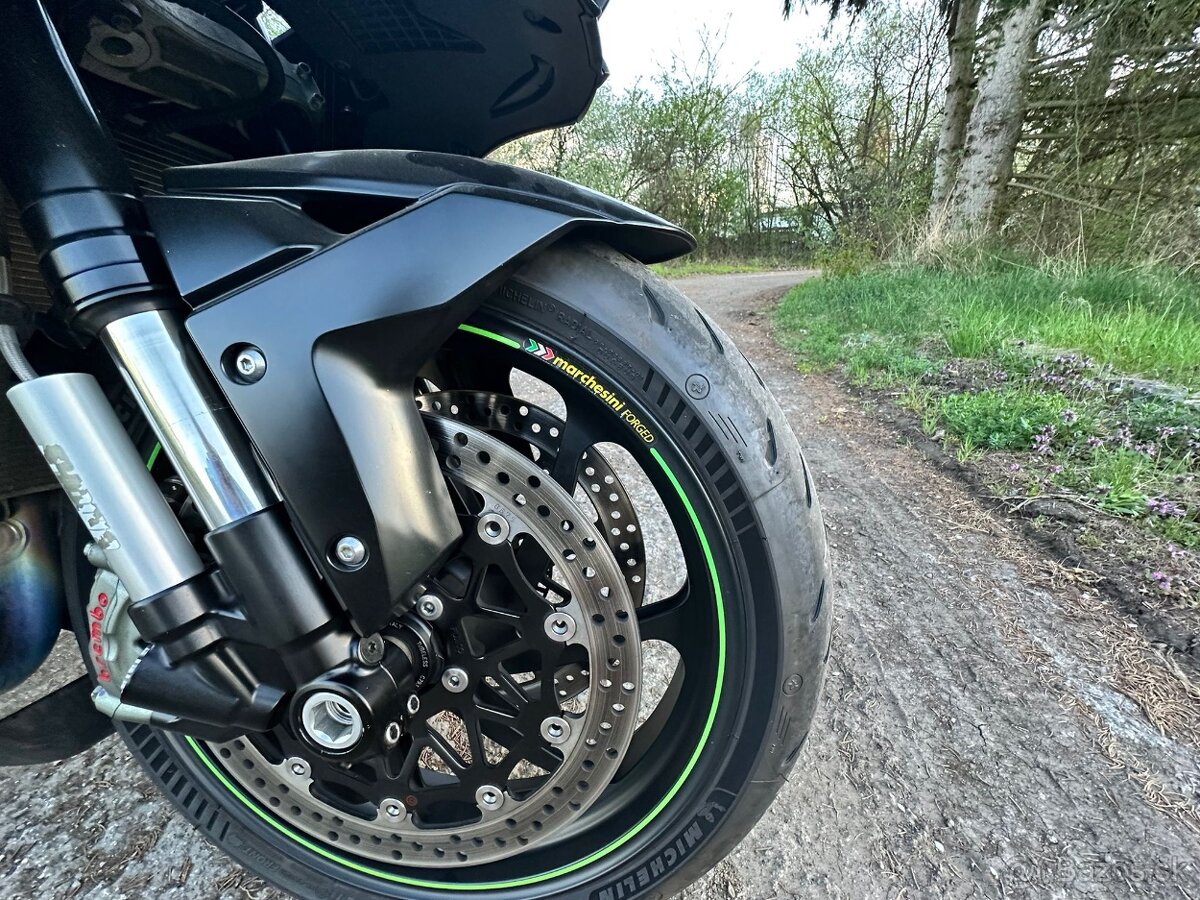 Kawasaki ZX10RR - 7