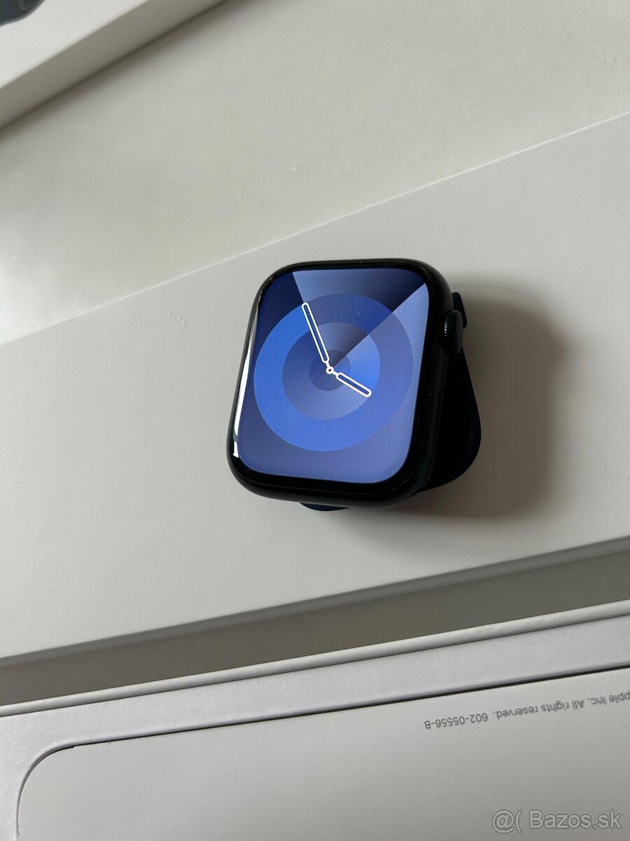 Apple Watch 8 45mm - 7