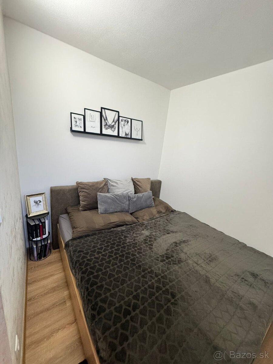 Prenájom vkusného bytu s terasou a záhradkou v centre. - 7