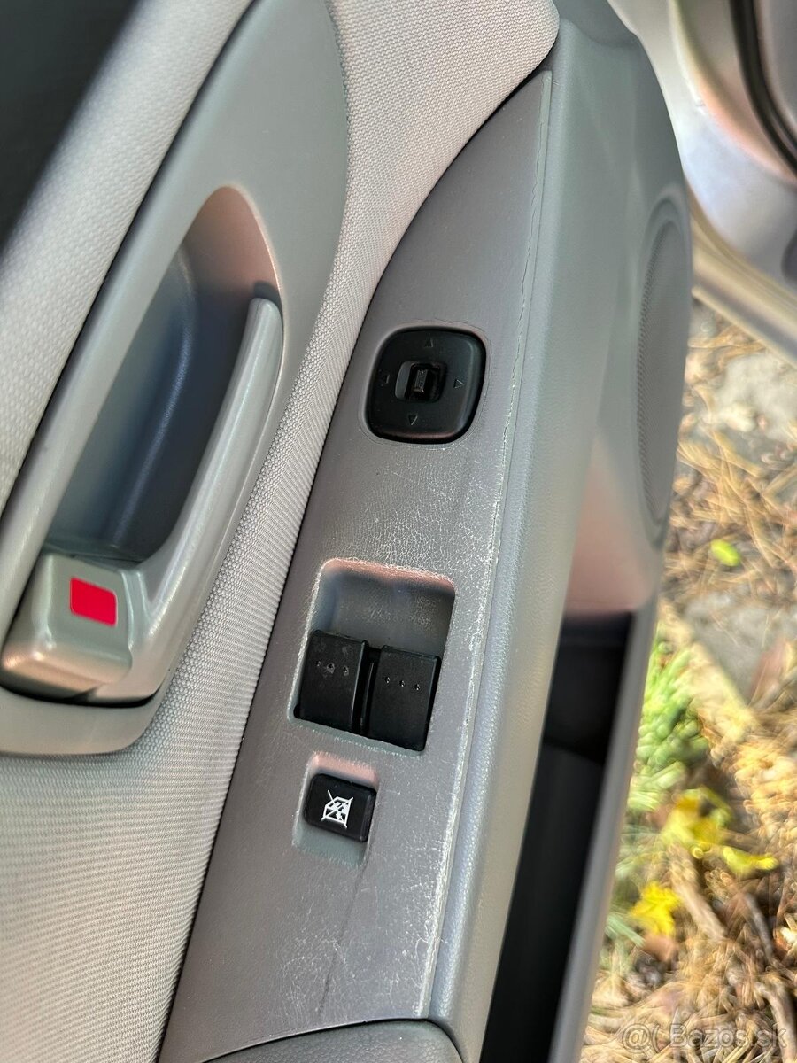 Rozpredám na diely Mazda 3 1.6 Z601 - 7