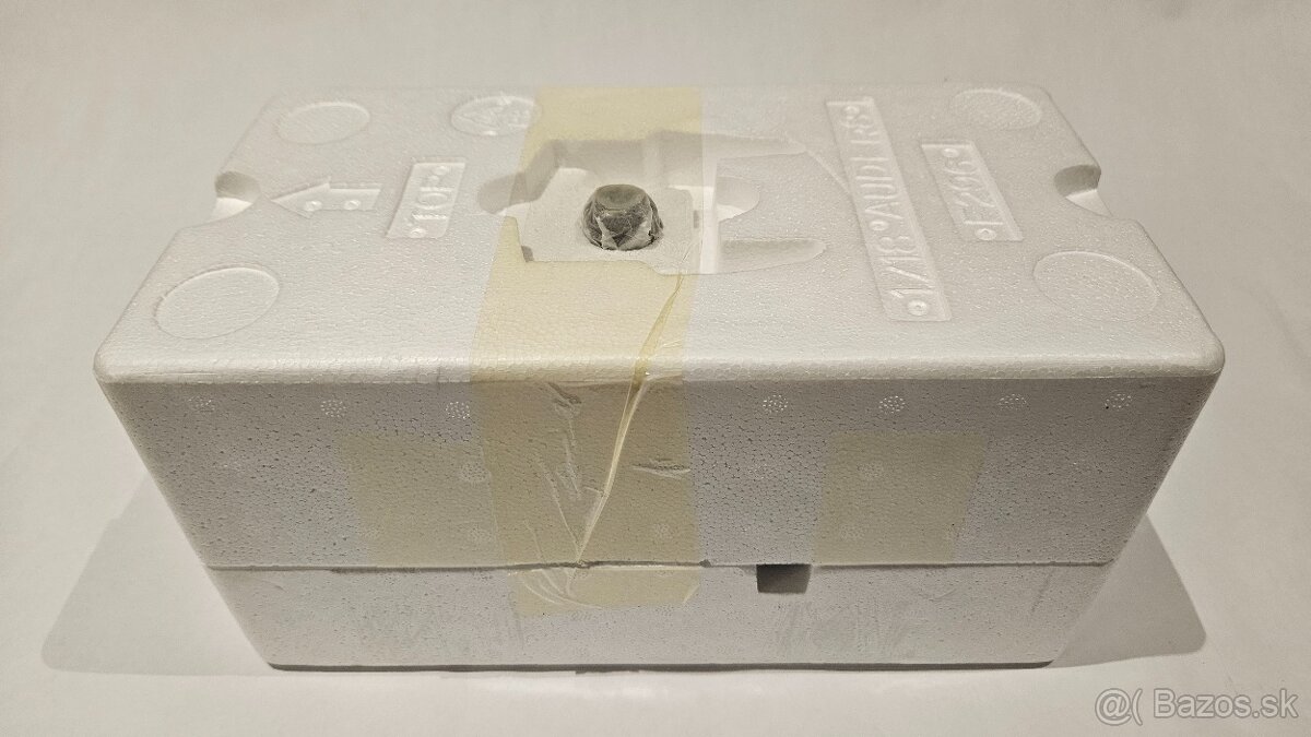 Kengfai 1:18 Audi R8 Coupé - 7