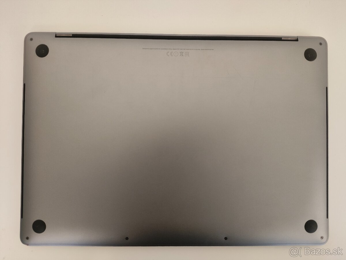 MacBook Pro 15 2017 | i7 • 16GB • 256GB SSD - 7