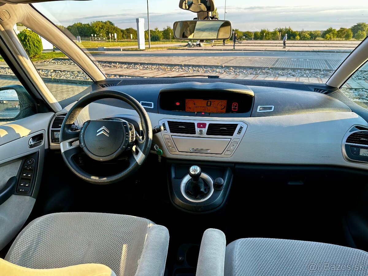 Citroën C4 Picasso - benzín, manuál - 7