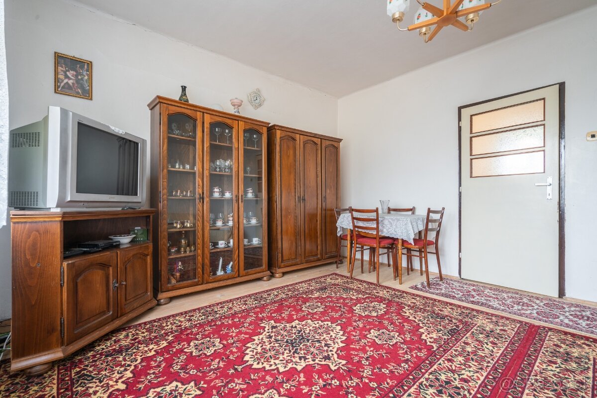 Rodinný domček v malebnej dedinke Stará Turá , časť Papraď - 7