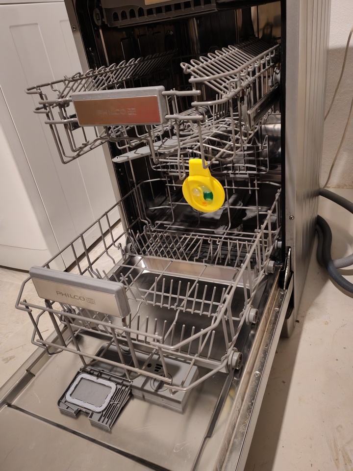 Umývačka riadu Philco, super stav - 7