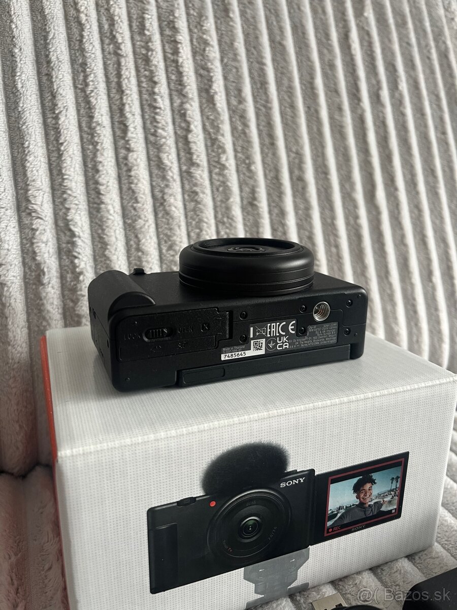 Sony ZV-1F - 7