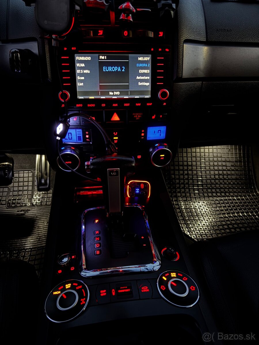Predám VW touareg 3.0tdi - 7
