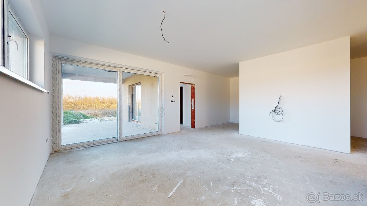 4 izbový rodinný dom tichej lokalite, parkovanie, oplotenie, - 7