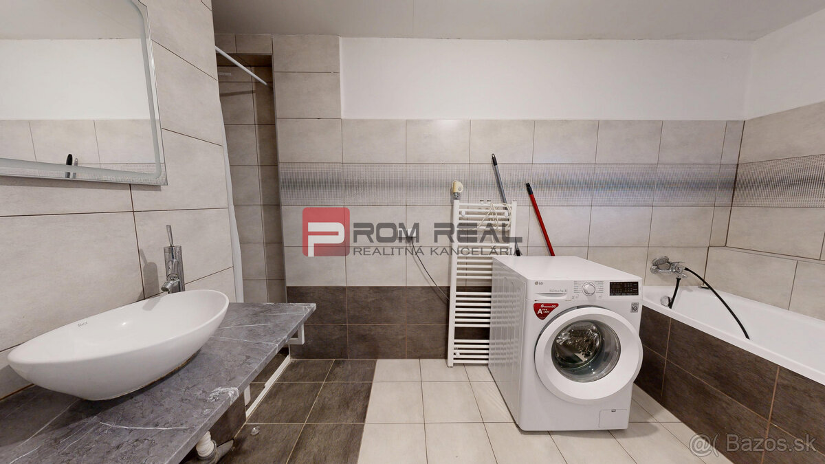 Rodinný dom s dvomi bytovými jednotkami v Ivanke pri Dunaji - 7