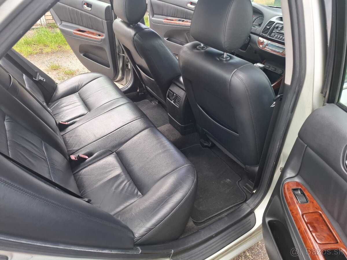 Toyota Camry 3.0 V6 - 7