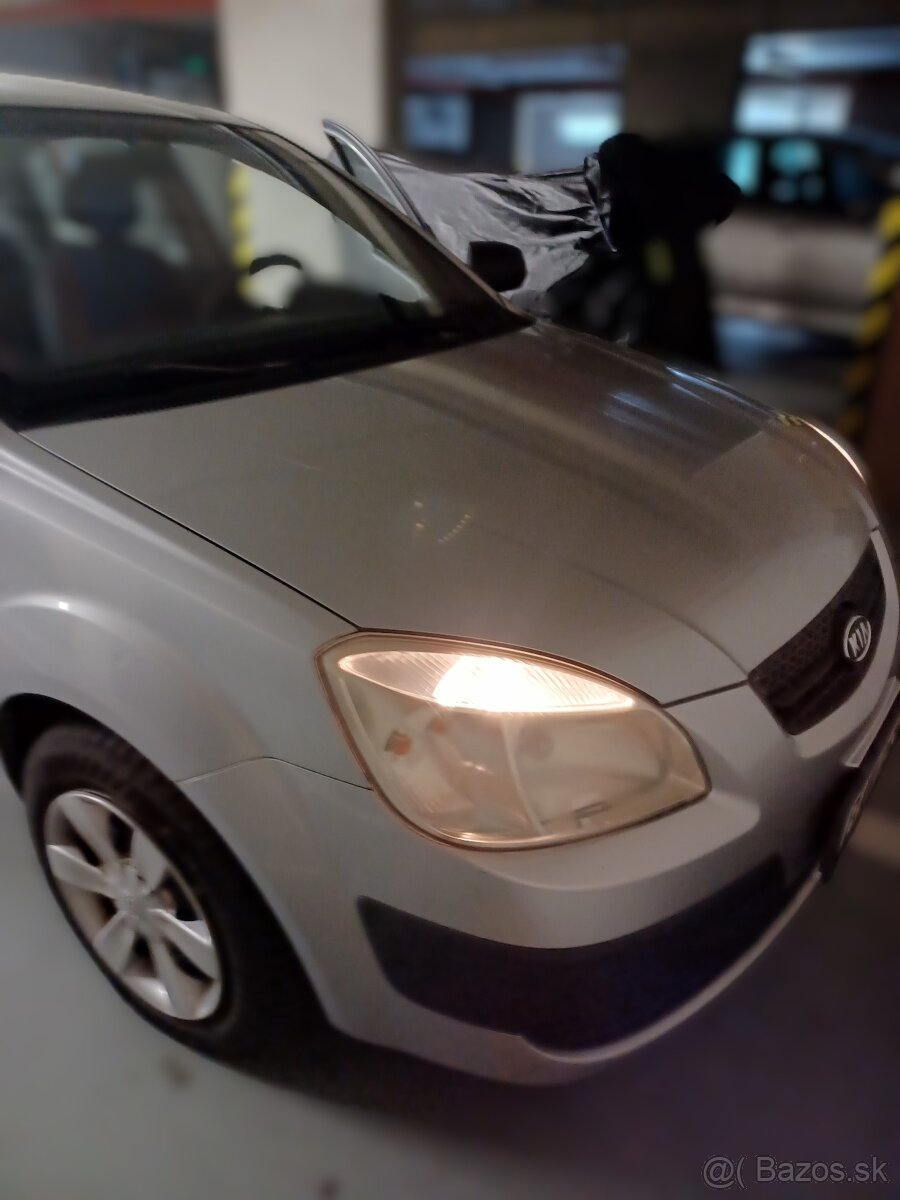 Kia Rio 1.4, 71kw benzín, 55 294km, 4/2007 - max.zachov. - 7