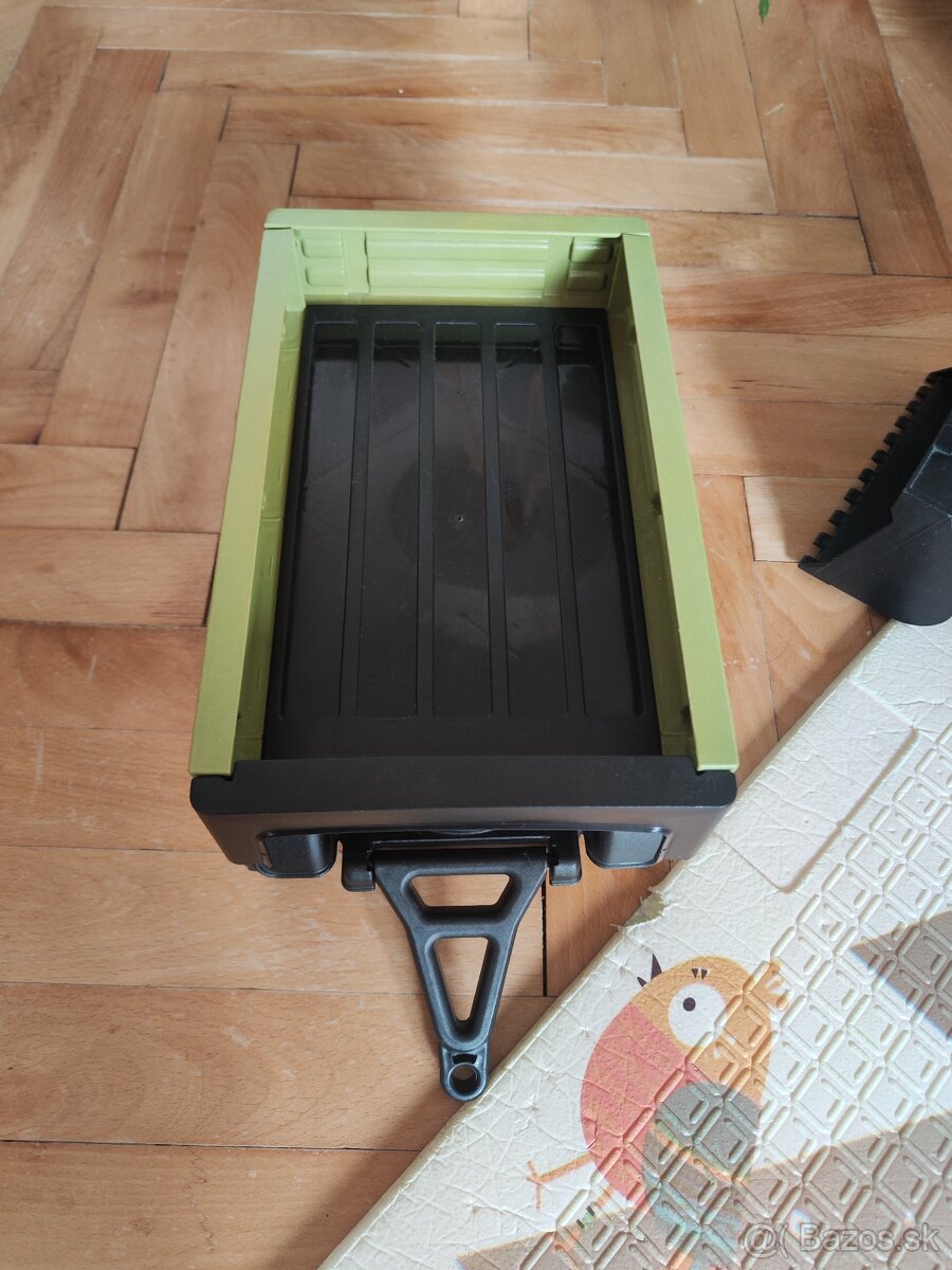 Traktor s vlečkou a prednou lyžicou - 7