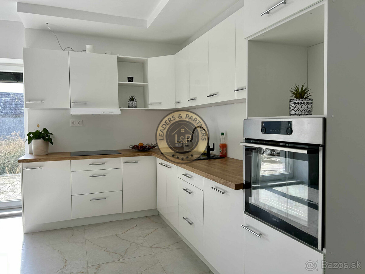 PREDAJ rodinný dom Bezenye - 7