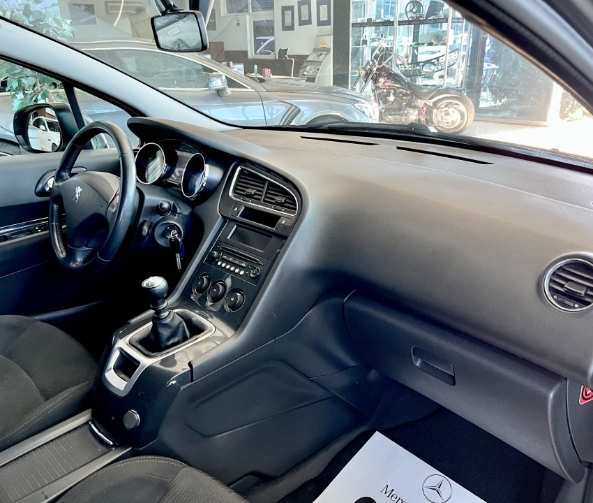 Peugeot 5008 7 miest 1.6 HDI - 7