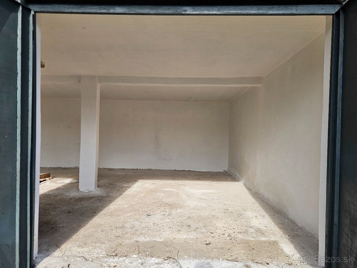 Predam dvoj garaz na sidlisku 2. - 7
