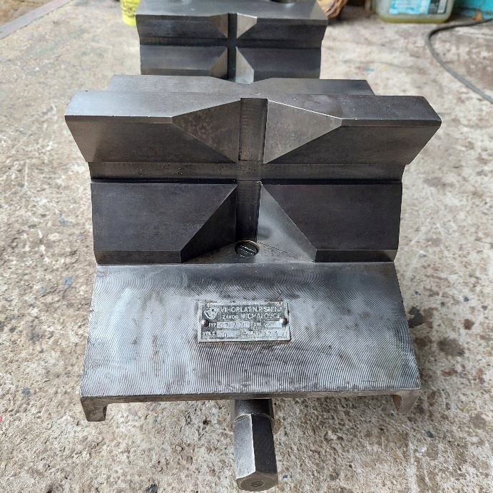 Prizmový , prizmatický zverák - 7