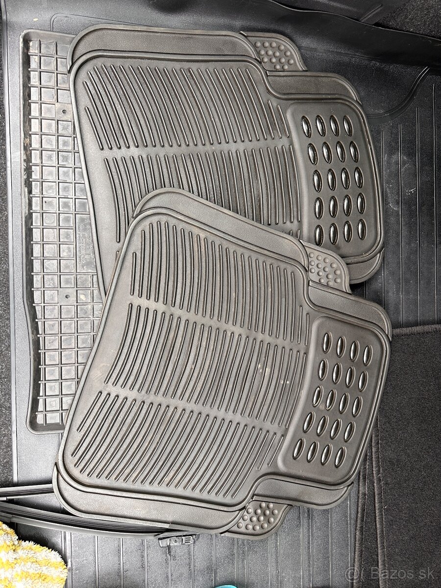 stierace, rohoze z golf 5 2009 combi, Servisna knizka pre go - 7