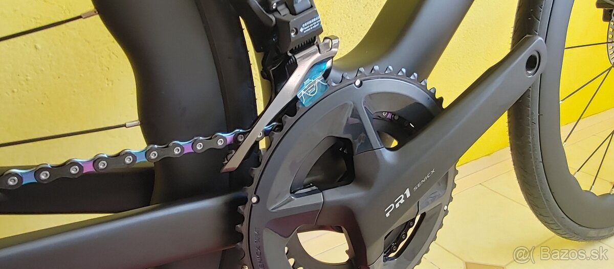 Kompletný karbónový cestný bicykel s elektronickým radením - 7