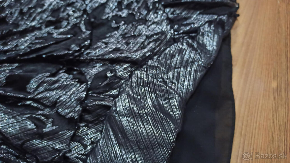 Spoločenské šaty, lesklé čierno strieborné ,veľk.M - 7
