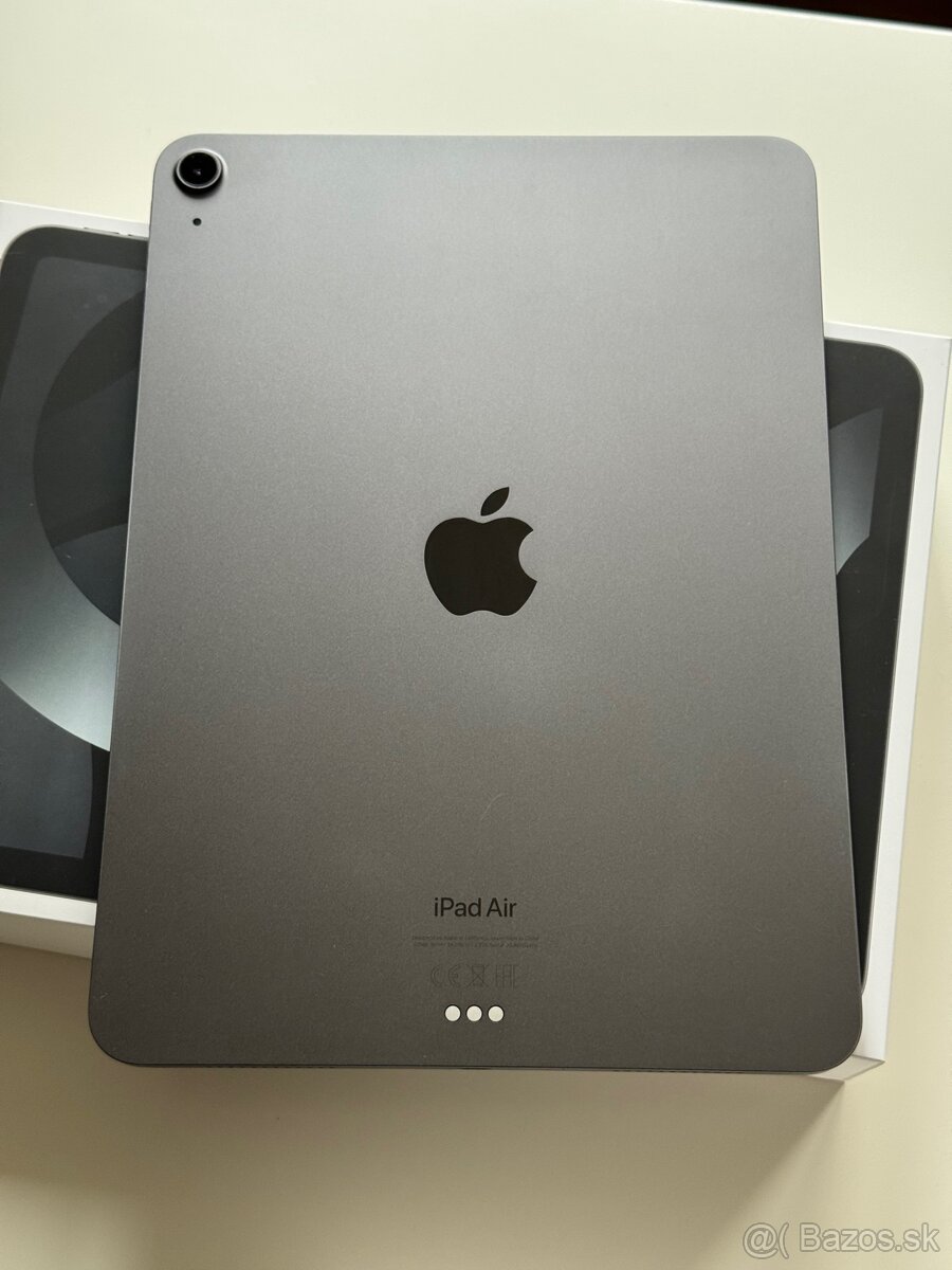 iPad Air 5. generacia 64GB Wi-Fi - 7