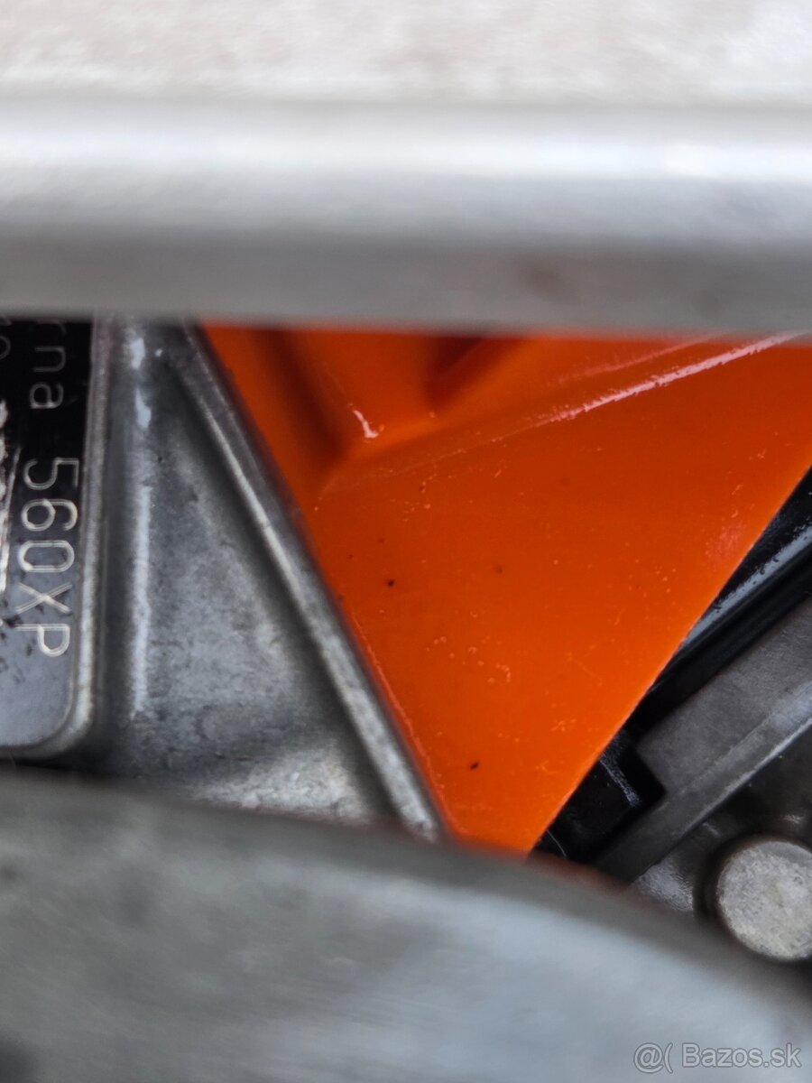 Husqvarna 560 XP motorova pila - 7