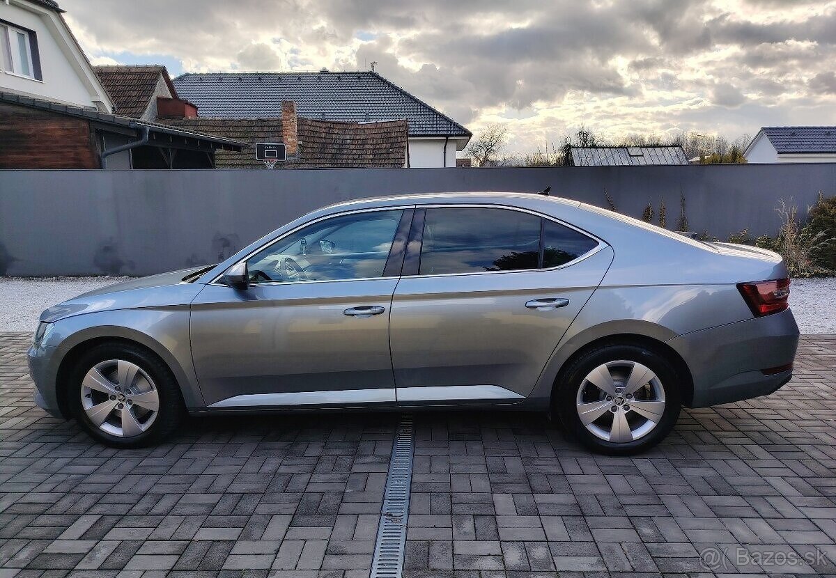 Škoda Superb Combi 2.0 TDI 110kW Elegance M6 2017 - 7