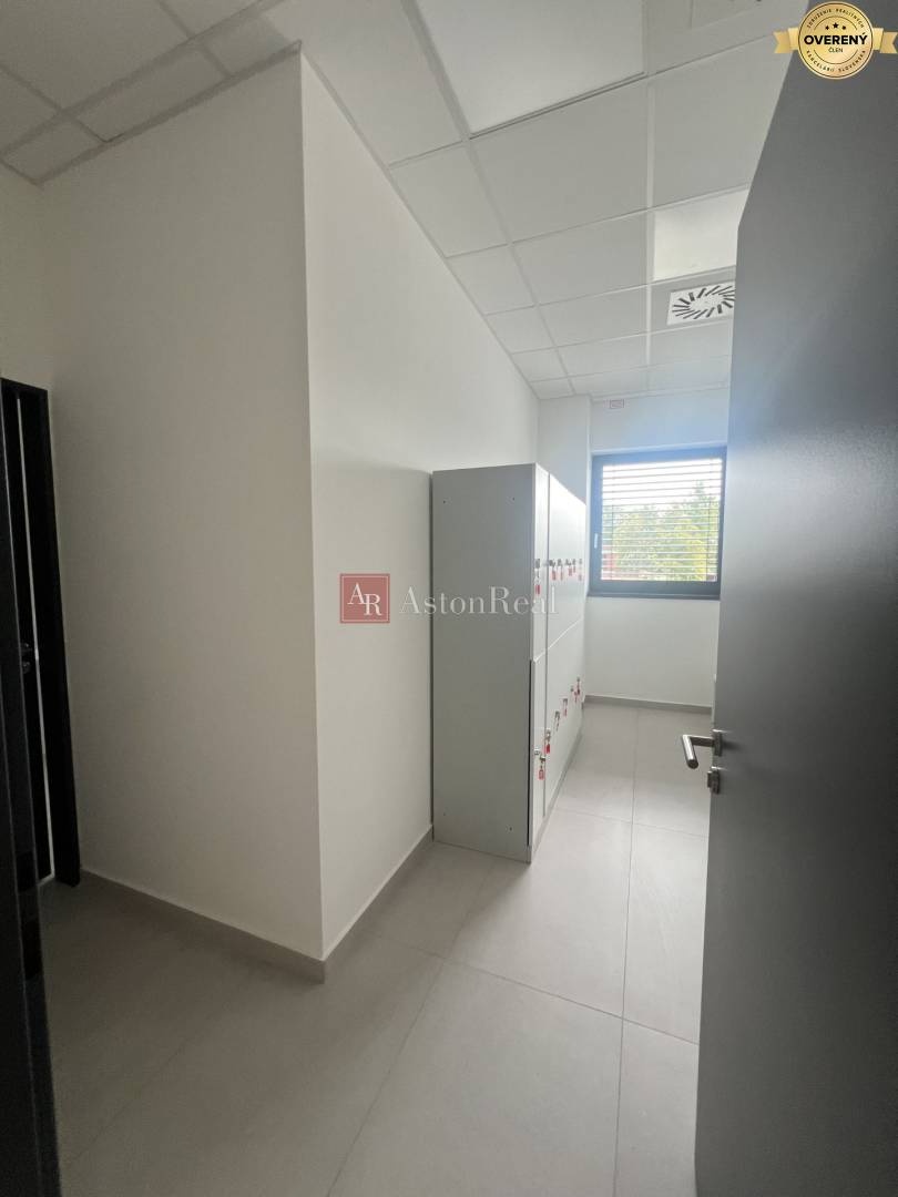 PRENÁJOM: Administratívne, kancelárske priestory - J. Janček - 7