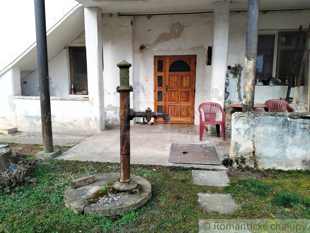 Historická vilka pod hradom Beckov na predaj - 7