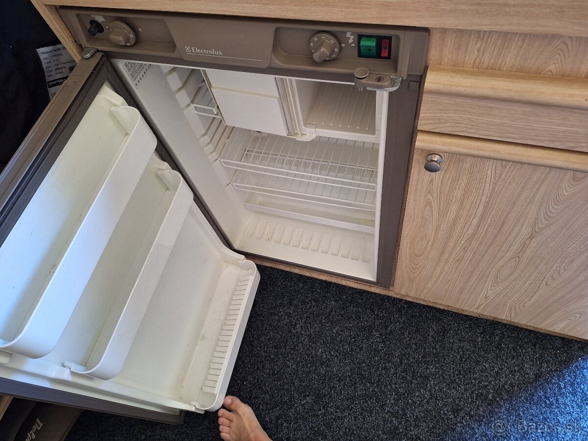 Predám karavan značky BEYERLAND - 7