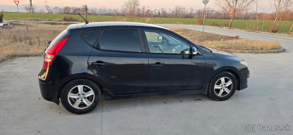 Hyundai i30 1.6 crdi 66kW 2011 - 7