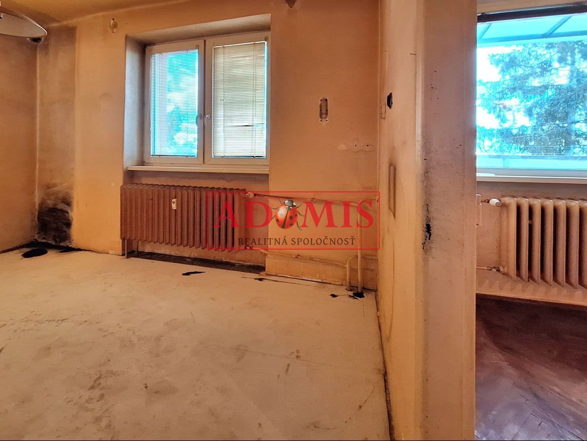 ADOMIS - predáme 2izbový tehlový byt 57m2, balkón, Podhradov - 7