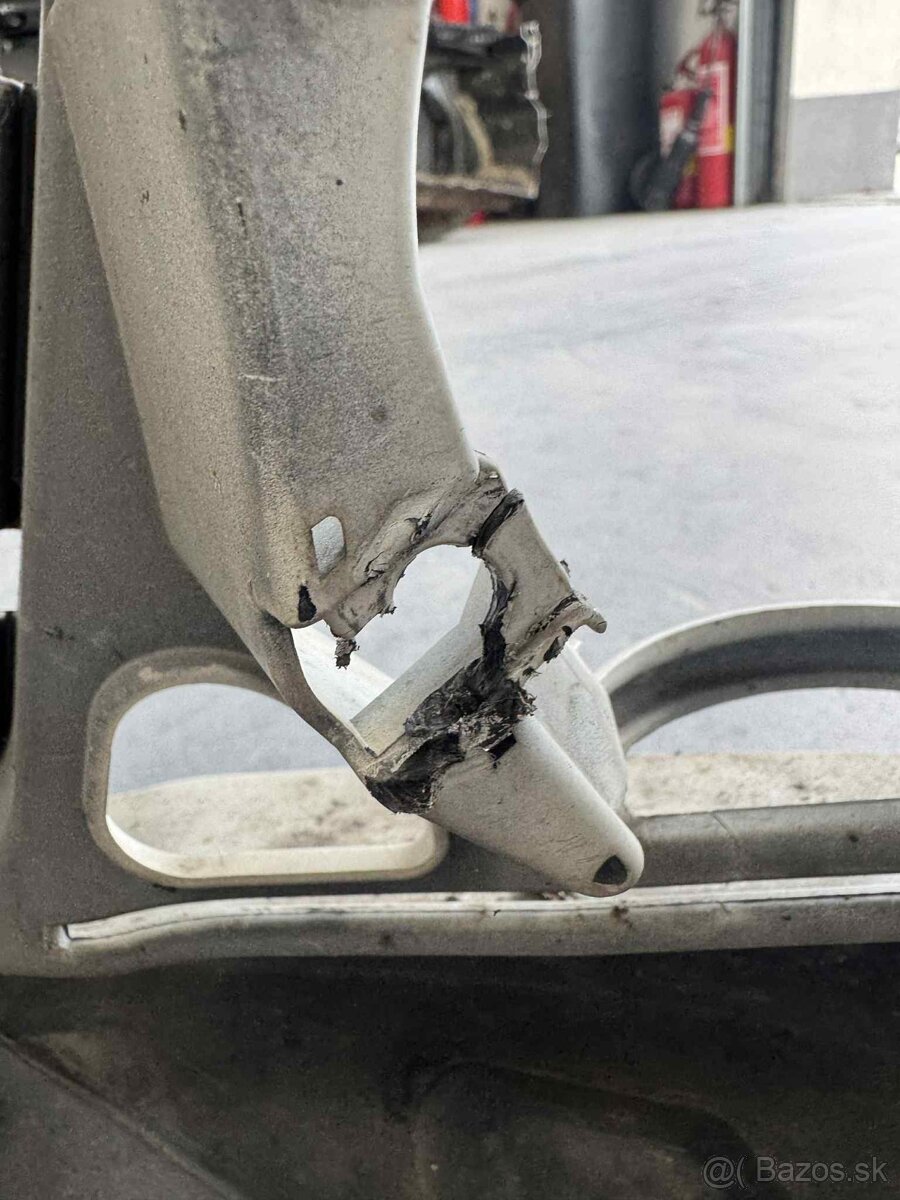 Subaru XV predný nárazník - 7