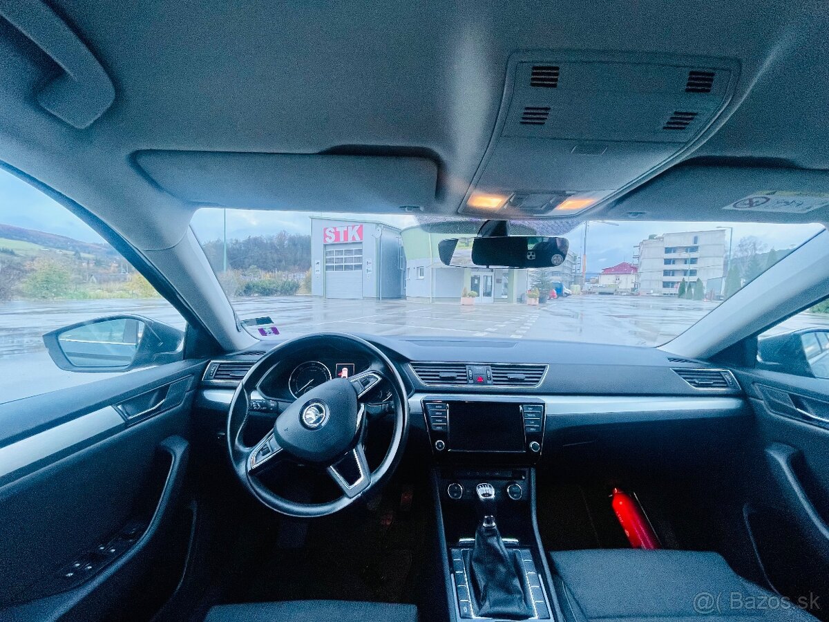 Skoda Superb III kombi - 7