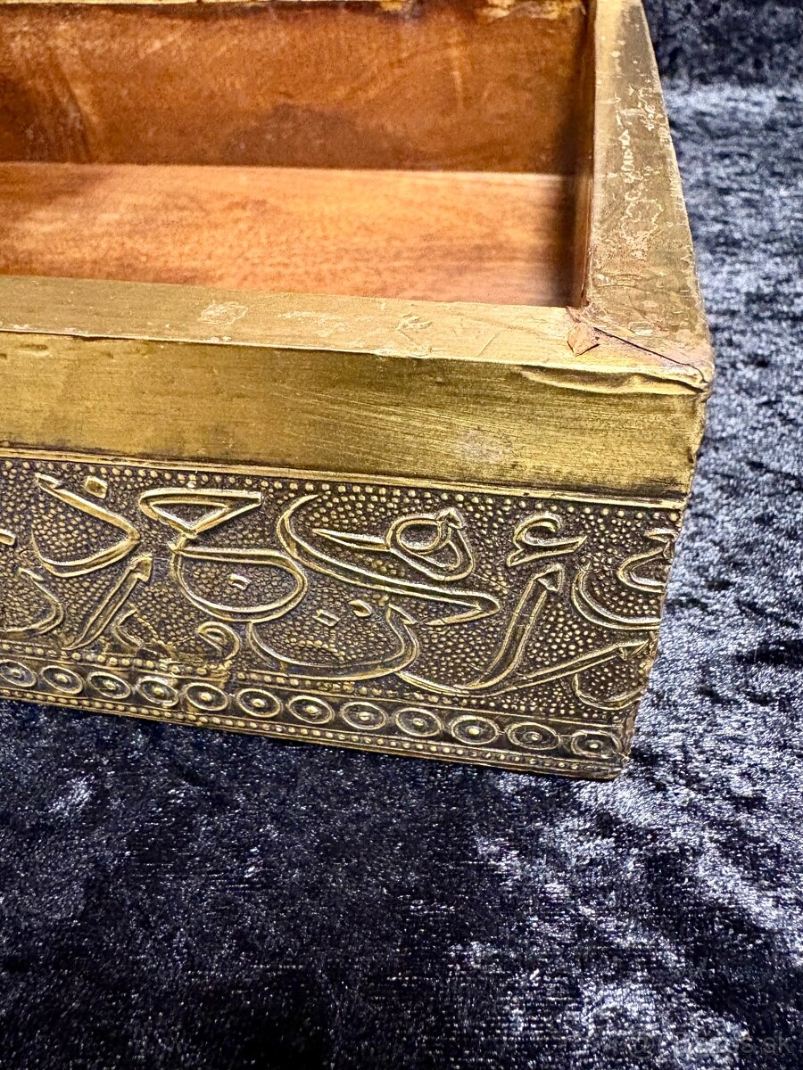 Starozitna arabská mosadzno drevená truhlica s emajlom - 7