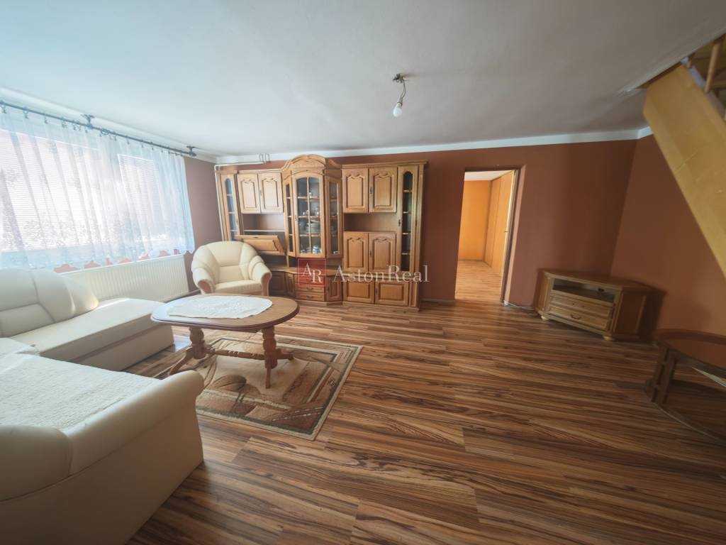 PREDAJ: DOM (CHALUPA) Sielnica, zastavaná plocha 400m2 vráta - 7