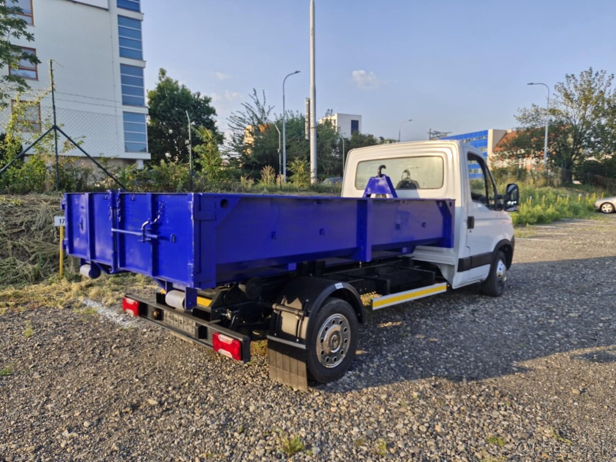 Kontejnerové Iveco daily do 3,5 t - řidičský průkaz sk. B - 7