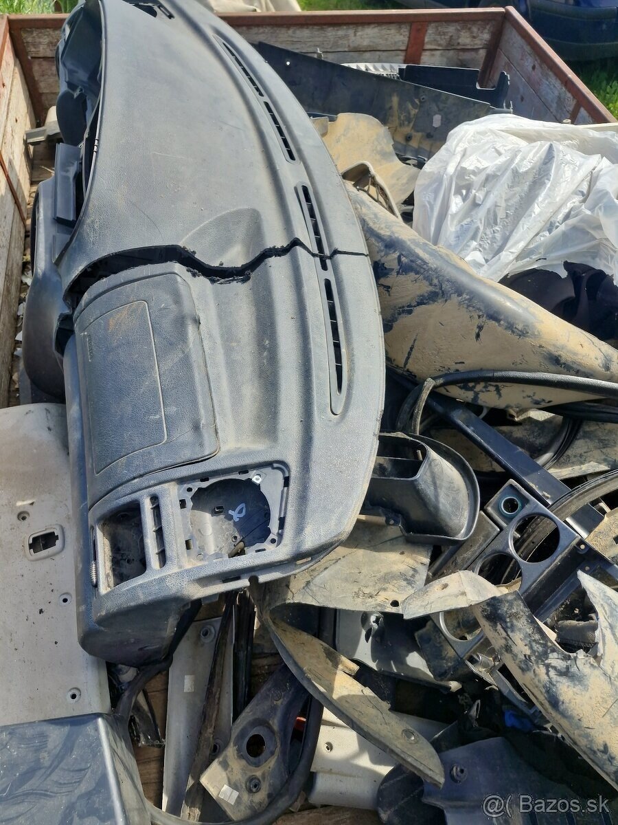 ROZPREDAM-CITROEN BERLINGO 1.9 D r.v.2002 51KW diely - 7